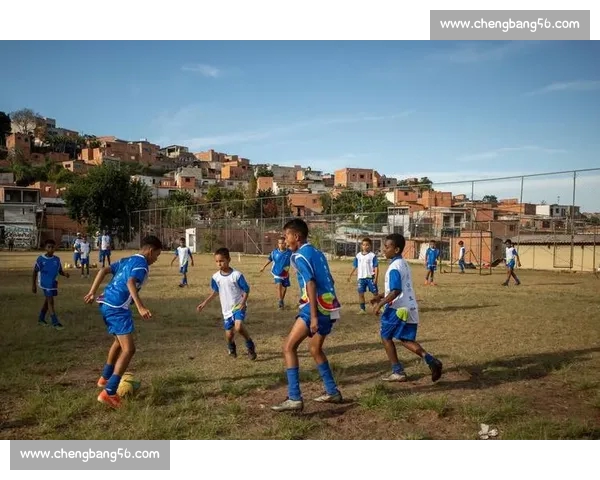 畅玩足球赛事PC版体验真实绿茵对决激情尽享高清策略竞技盛宴新 畅玩足球赛事PC版体验真实绿茵对决激情尽享高清策略竞技盛宴新